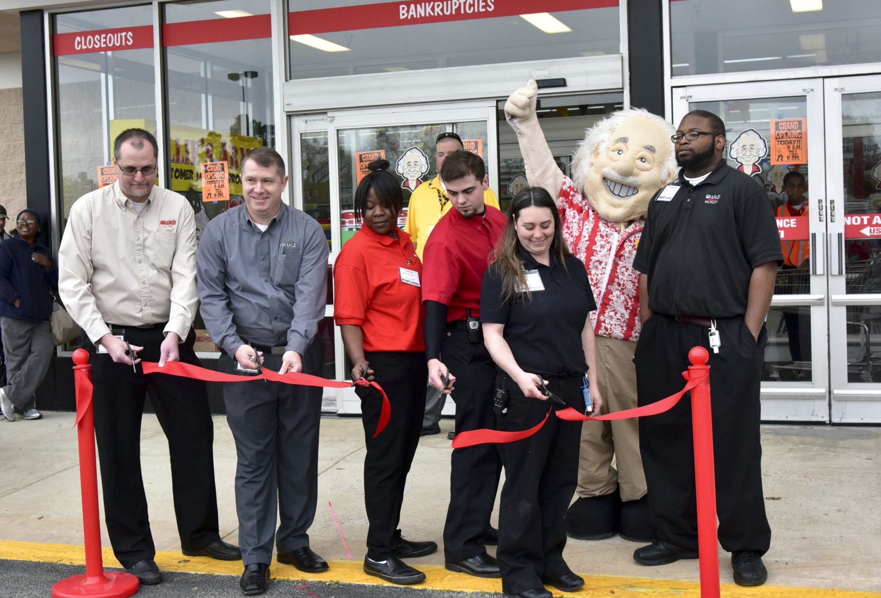 Ollie's Bargain Market Grand Opening